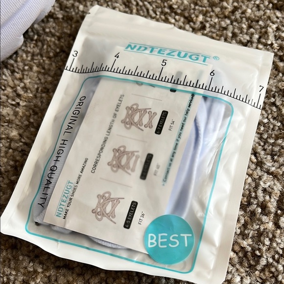 Hoka Bondi 8 “white/white” periwinkle blue - Picture 4 of 6